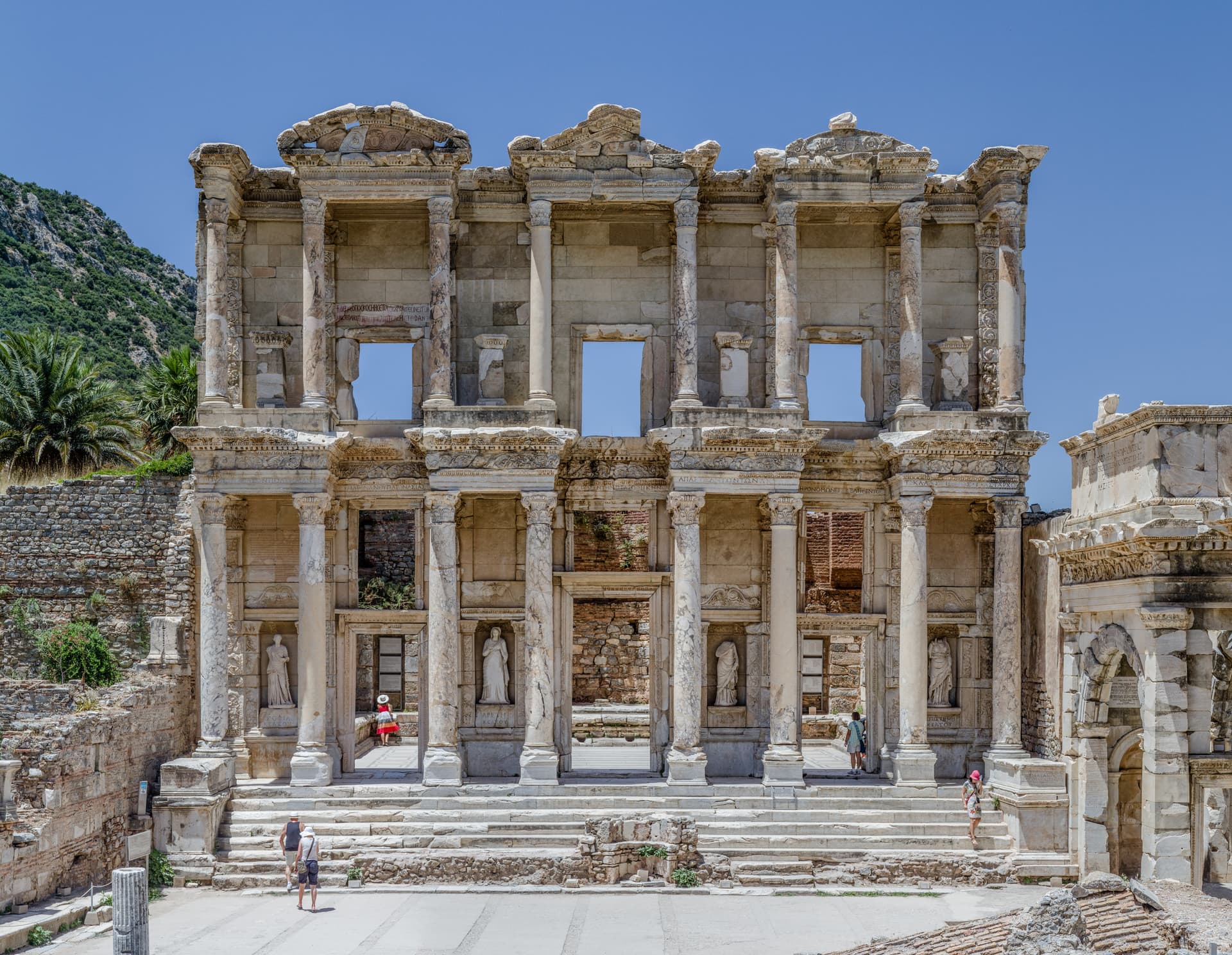 Ephesus Ultra